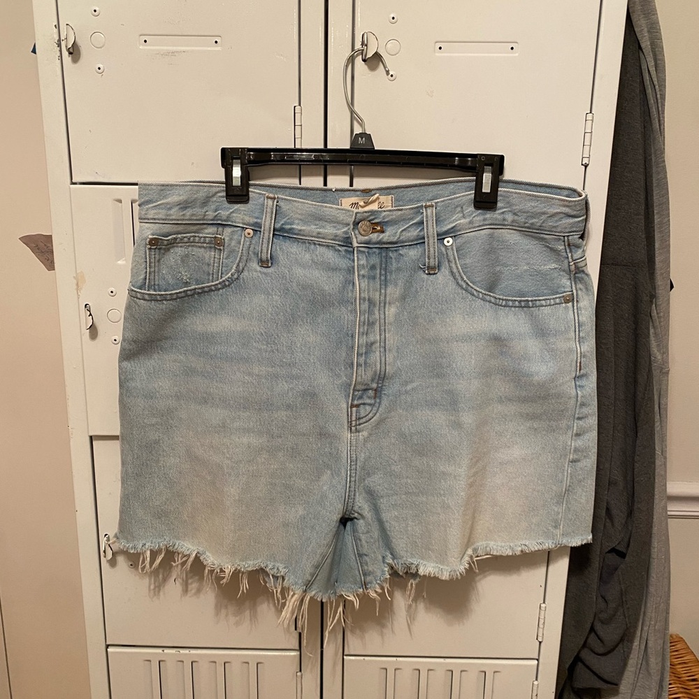 Madewell The Mom Jean Shorts